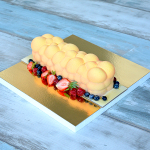 №05 9 szeletes torta (25x7 cm) gyümölcsökkel