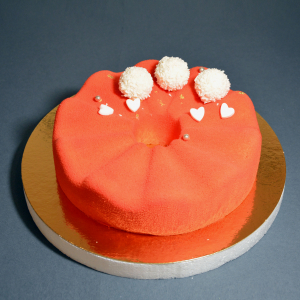 №8: Piros 7 szeletes torta (18 cm átmérő)