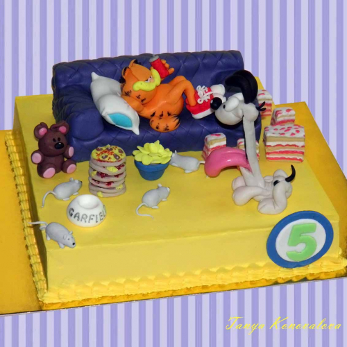 garfieldsofa_big.jpg